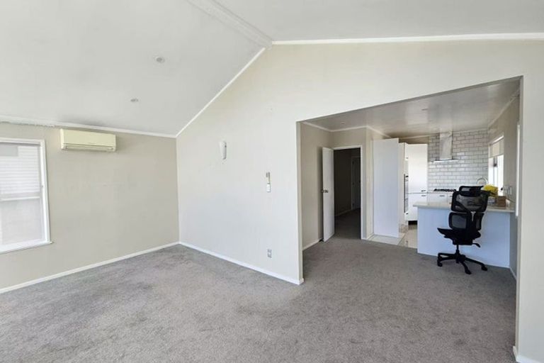 Photo of property in 38 Arran Road, Browns Bay, Auckland, 0630