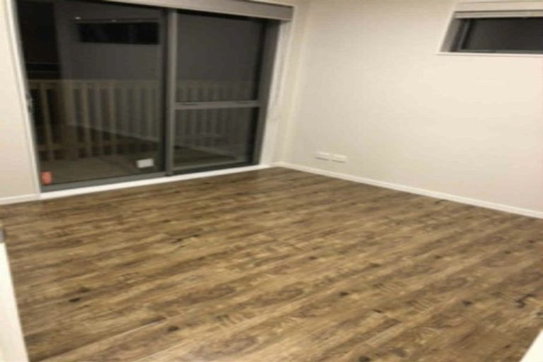 Photo of property in 48a Normanton Street, Glenfield, Auckland, 0629