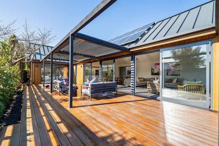 Photo of property in 18 Alpha Avenue, Strowan, Christchurch, 8052