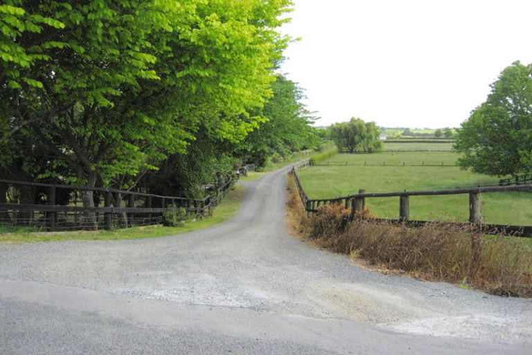 Photo of property in 393 Bremner Road, Karaka, Papakura, 2578