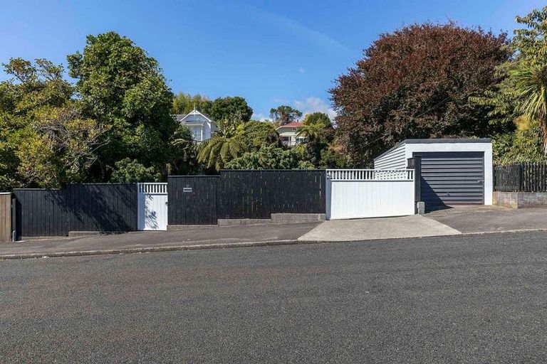 Photo of property in 107 Fulford Street, New Plymouth, 4310