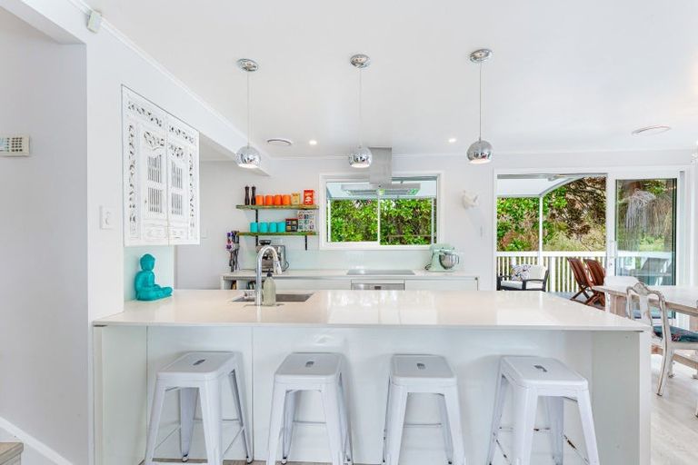 Photo of property in 59 Weatherly Road, Torbay, Auckland, 0630
