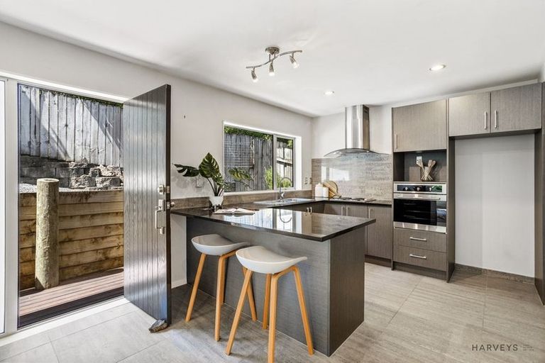 Photo of property in 75b Pleasant Road, Glen Eden, Auckland, 0602