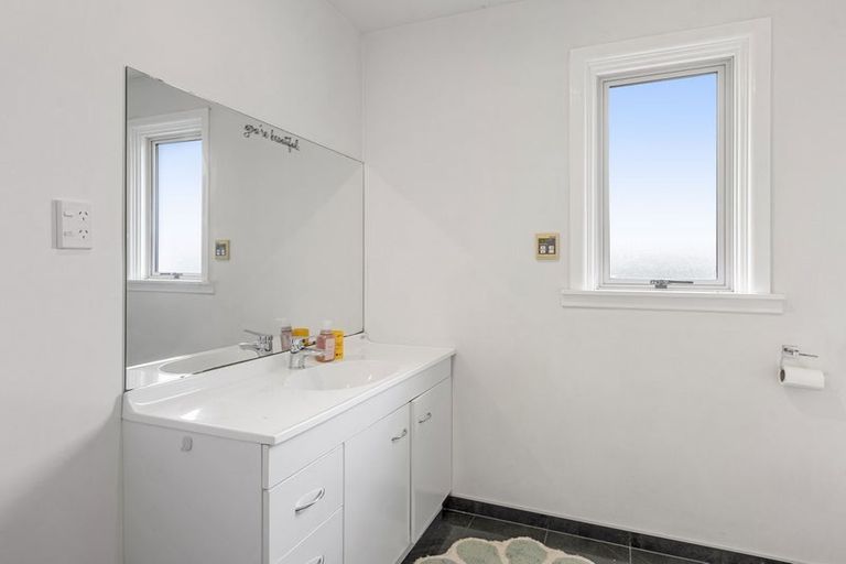 Photo of property in 1/2 Tothill Place, Papanui, Christchurch, 8053