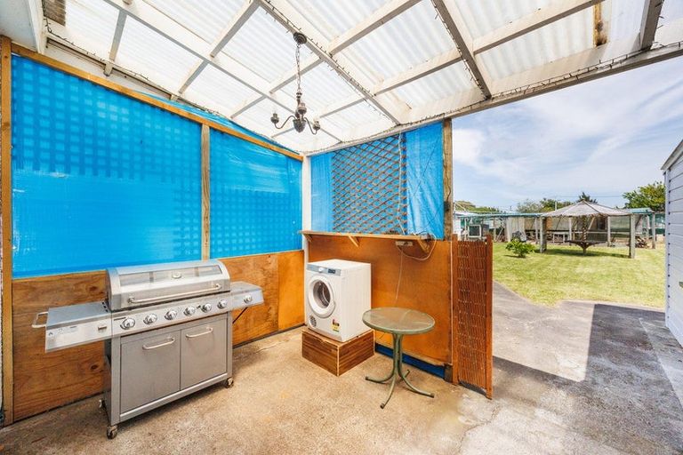 Photo of property in 30 Ngahina Street, Marton, 4710