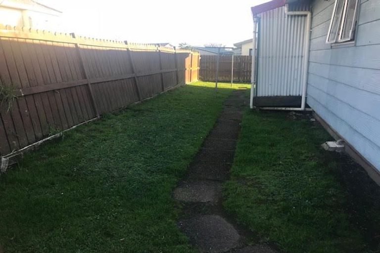 Photo of property in 2/7 Constance Place, Clover Park, Auckland, 2019