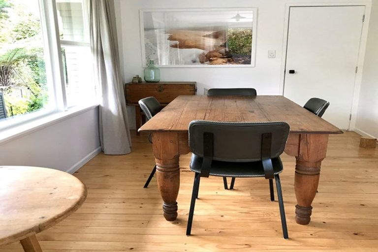 Photo of property in 1060 Sandspit Road, Sandspit, Warkworth, 0982