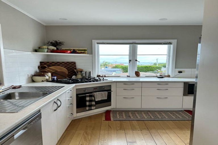 Photo of property in 34 Selwyn Road, Cockle Bay, Auckland, 2014