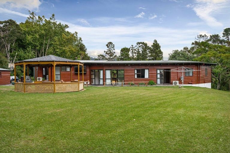 Photo of property in 78 Opanuku Road, Henderson Valley, Auckland, 0612