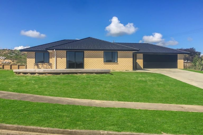 Photo of property in 4 Macdonald Heights, Feilding, 4702