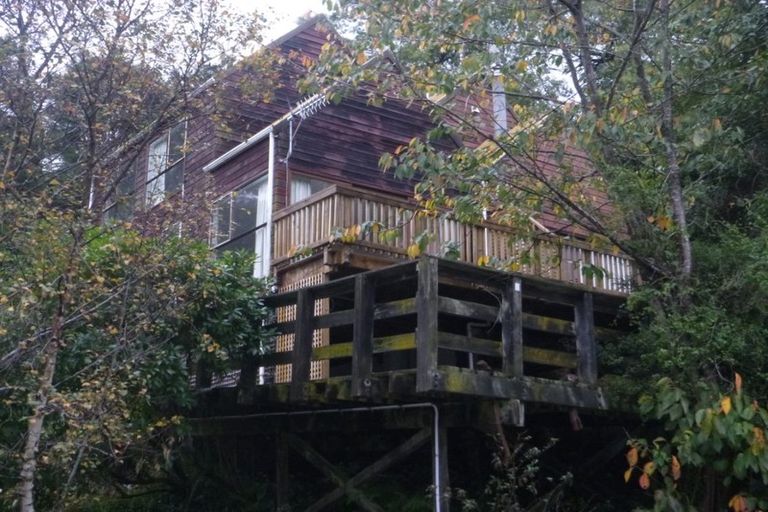 Photo of property in 6a Stokes Valley Road, Stokes Valley, Lower Hutt, 5019