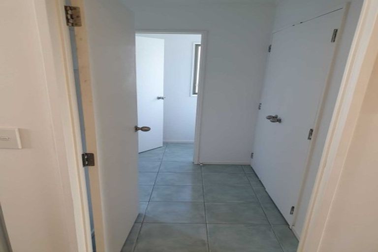 Photo of property in The Haven, 41/120 Beach Haven Road, Beach Haven, Auckland, 0626