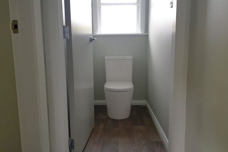 Photo of property in 98 Melbourne Road, Island Bay, Wellington, 6023