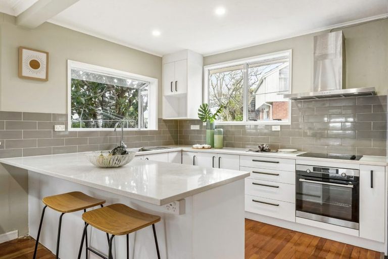 Photo of property in 1/46 Sunnynook Road, Sunnynook, Auckland, 0620