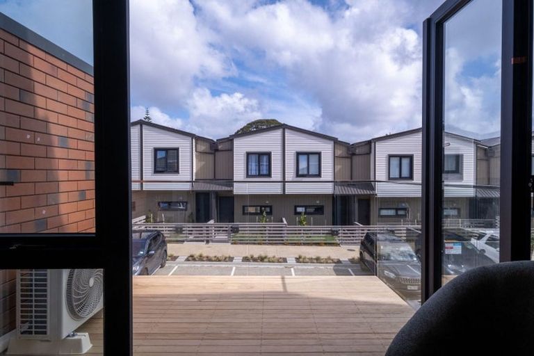 Photo of property in 38 Te Puketoka Lane, Mangere, Auckland, 2022