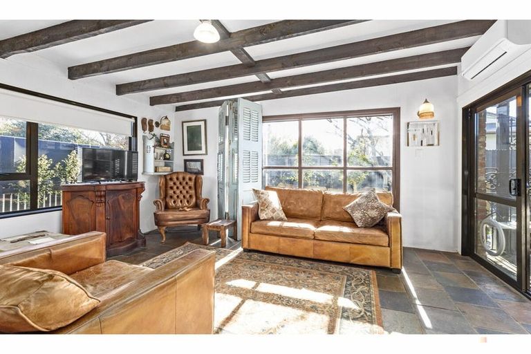 Photo of property in 23 South Terrace Road, Geraldine, 7930