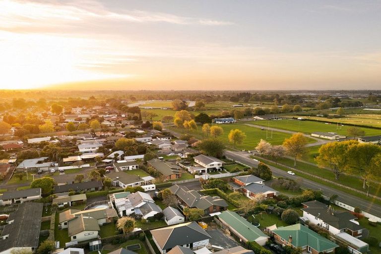 Photo of property in 71 Taylor Street, Cambridge, 3434