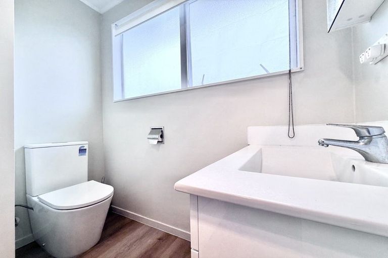 Photo of property in 47 Hassan Drive, Massey, Auckland, 0614