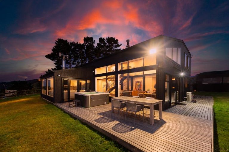 Photo of property in 198-200 Maungakotukutuku Road, Paraparaumu, 5032