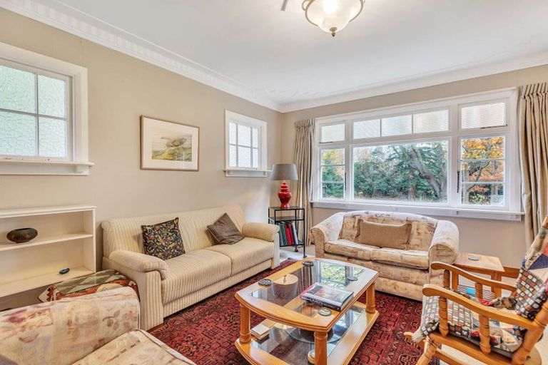 Photo of property in 6 Awatea Terrace, Hokowhitu, Palmerston North, 4410