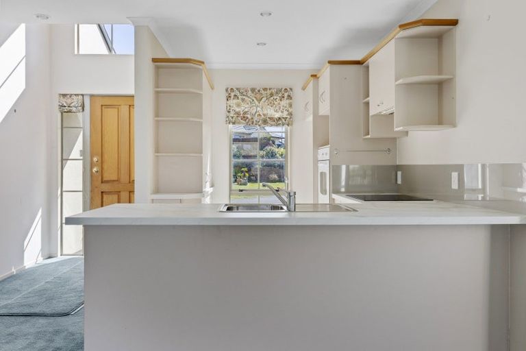 Photo of property in 41 Lakeridge Close, Rangatira Park, Taupo, 3330