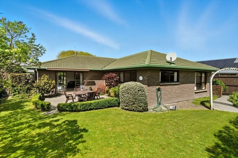 Photo of property in 8 Addison Place, Halswell, Christchurch, 8025
