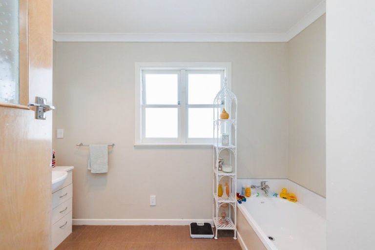 Photo of property in 5 Sheffield Street, Awapuni, Palmerston North, 4412