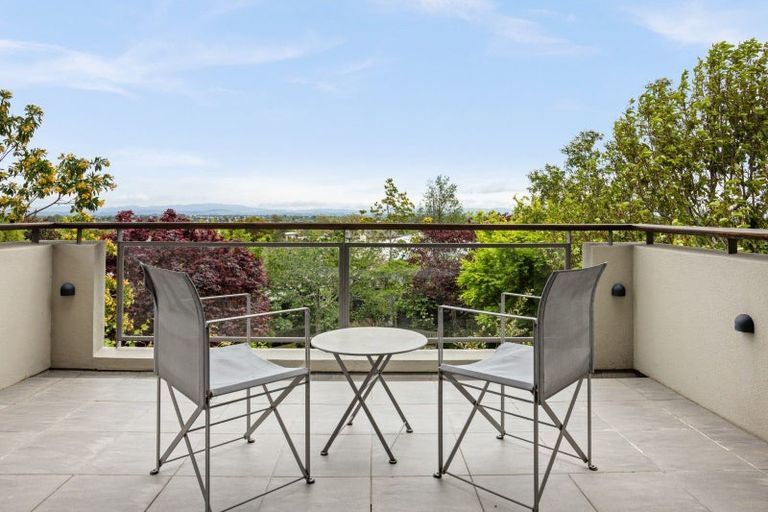 Photo of property in 1a Gillean Street, Havelock North, 4130