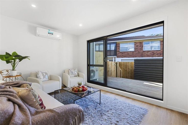 Photo of property in 2/5 Chevis Place, Pakuranga, Auckland, 2010