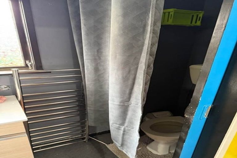 Photo of property in 214 Don Buck Road, Massey, Auckland, 0614