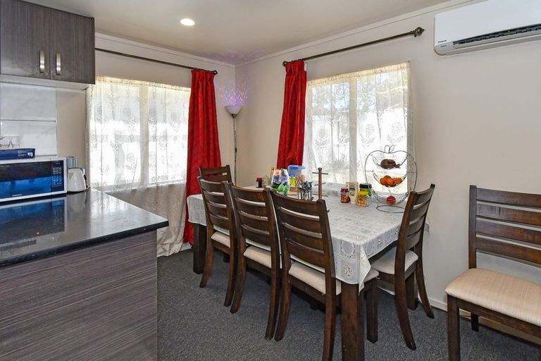 Photo of property in 30 Manston Road, Mangere, Auckland, 2022