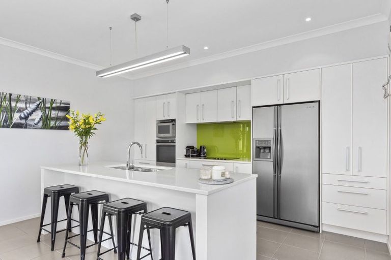 Photo of property in 11 Oriental Parade, Papamoa Beach, Papamoa, 3118