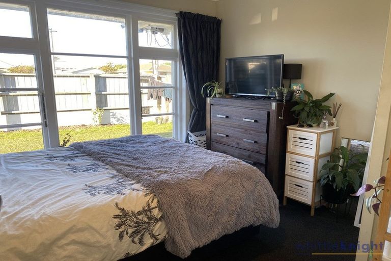 Photo of property in 1/100 Oram Avenue, New Brighton, Christchurch, 8061