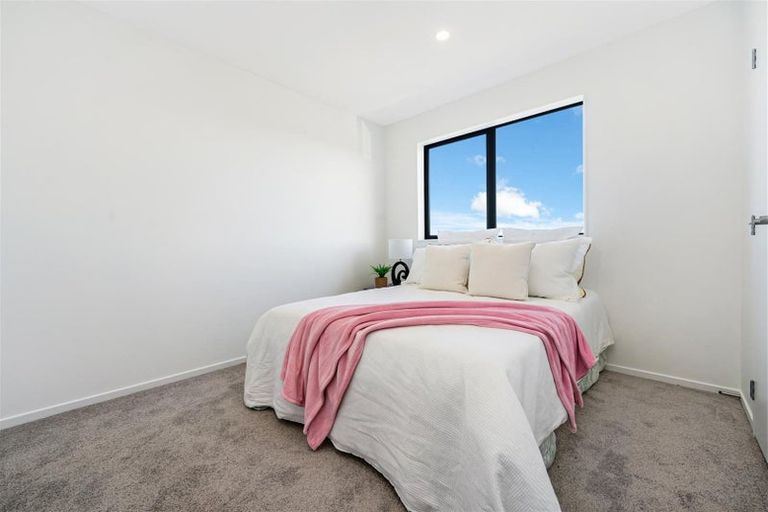 Photo of property in 9 Woven Place, Karaka, Papakura, 2113