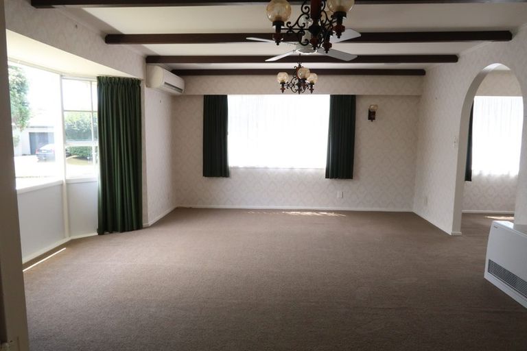 Photo of property in 75 Nimmo Avenue East, Waikanae, 5036