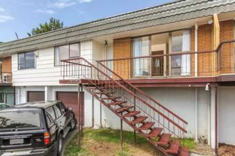 Photo of property in 3/31 Nikau Street, New Lynn, Auckland, 0600