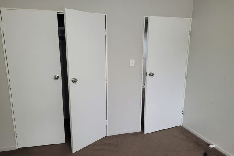 Photo of property in 15 Tiki Street, New Lynn, Auckland, 0600