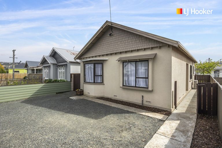Photo of property in 156 Bay View Road, South Dunedin, Dunedin, 9012