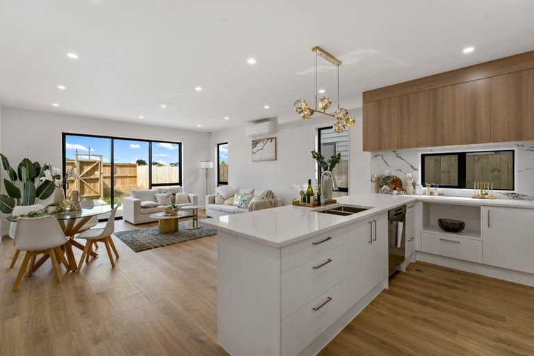 Photo of property in 12 Kapeta Lane, Karaka, 2113