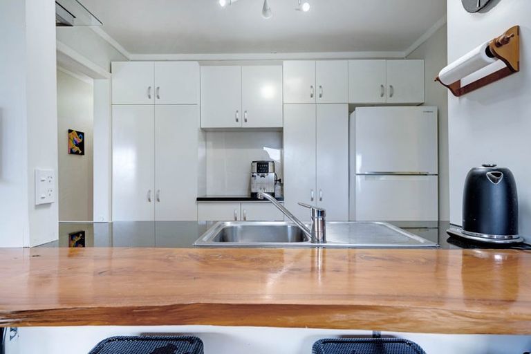 Photo of property in 1/66 Manuka Road, Glenfield, Auckland, 0629