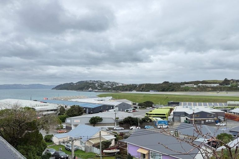 Photo of property in 12 Tirangi Road, Rongotai, Wellington, 6022