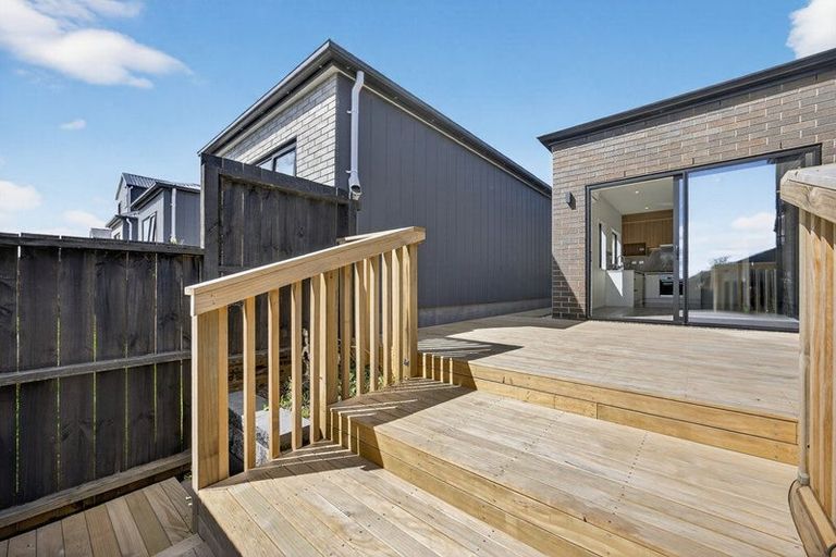 Photo of property in 15 Piringa Road, Pukekohe, 2120