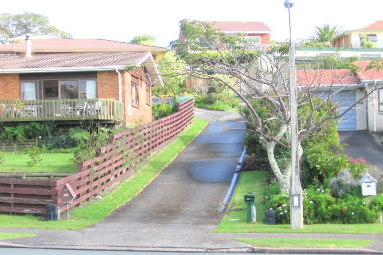 Photo of property in 27 William Bayes Place, Red Beach, 0932