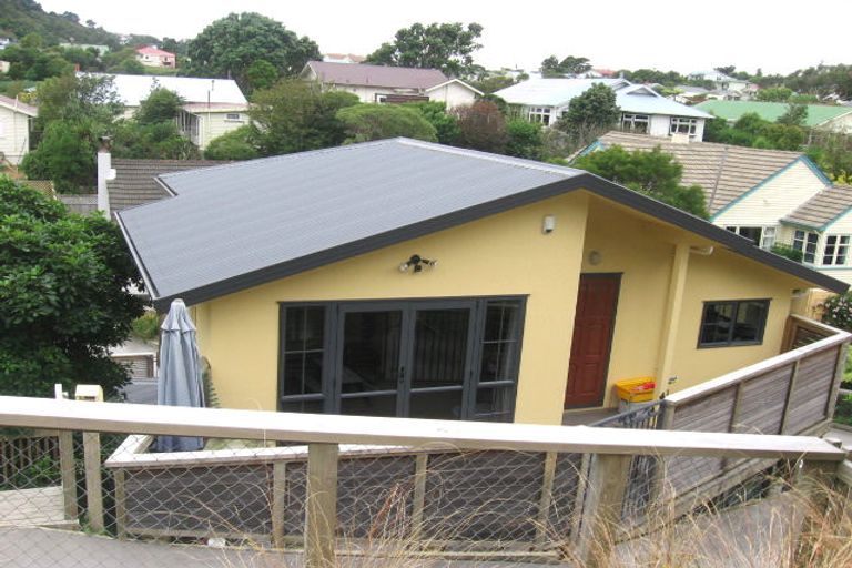 Photo of property in 17a Aplin Terrace, Ngaio, Wellington, 6035