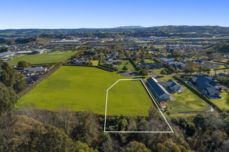 Photo of property in 11r Molloy Rise, Pyes Pa, Tauranga, 3112