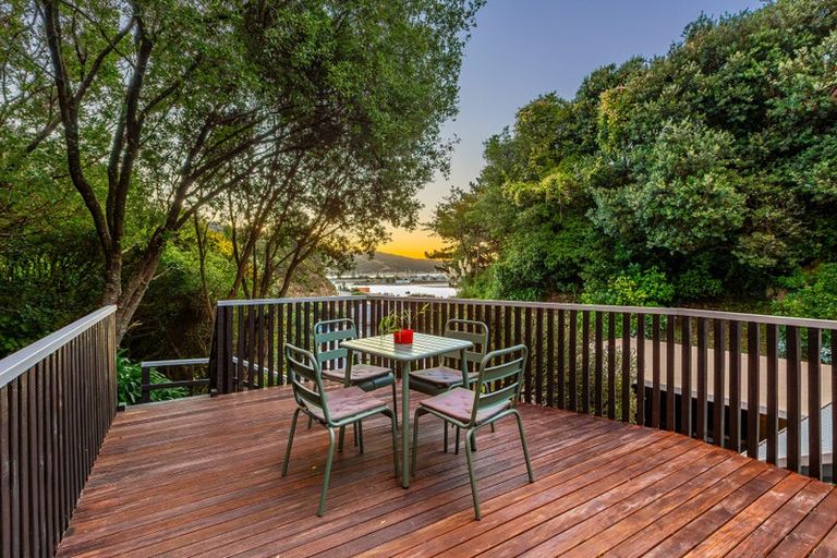 Photo of property in 49 Bayview Road, Paremata, Porirua, 5024