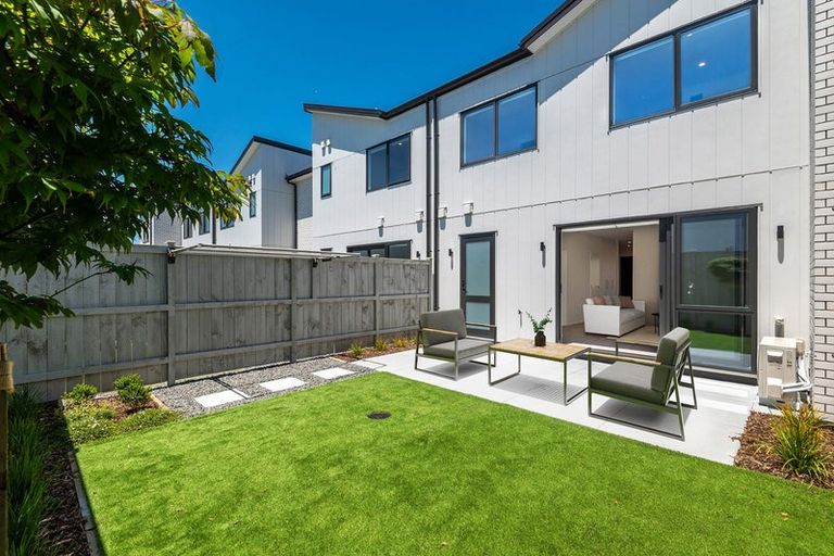 Photo of property in 103 Waituarua Drive, Takanini, Auckland, 2112