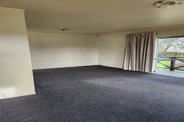 Photo of property in 32 Heathdale Crescent, Papakura, 2110