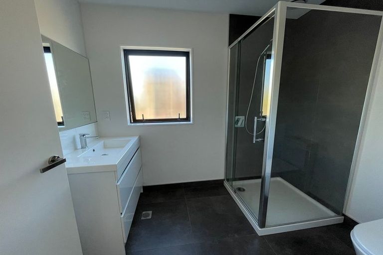 Photo of property in 1/110 Kervil Avenue, Te Atatu Peninsula, Auckland, 0610