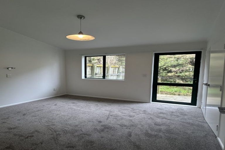 Photo of property in 3 Mitika Way, Strathmore Park, Wellington, 6022